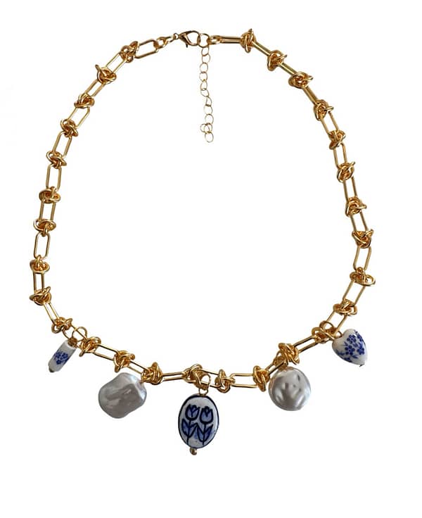 Charm Tulip Pearl Necklace